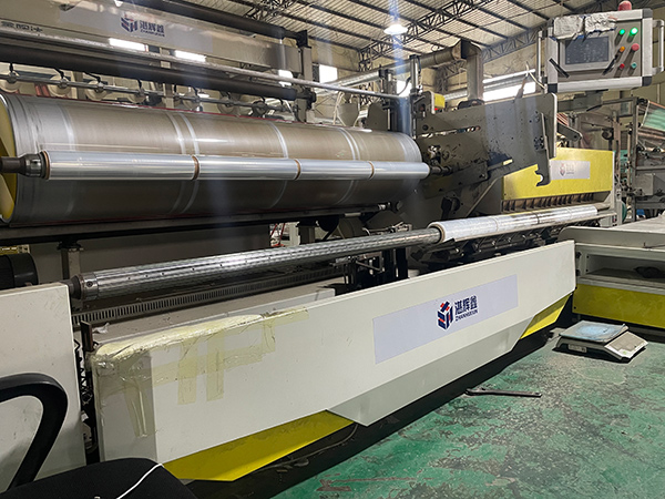 透明缠绕膜生产实拍